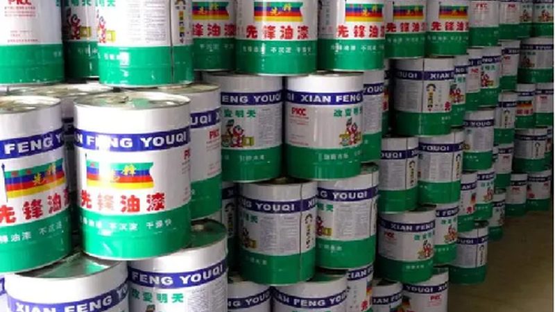 环氧地坪漆与瓷砖：耐用性对比解析